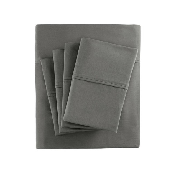 NWOT Gray Bedding Queen Set